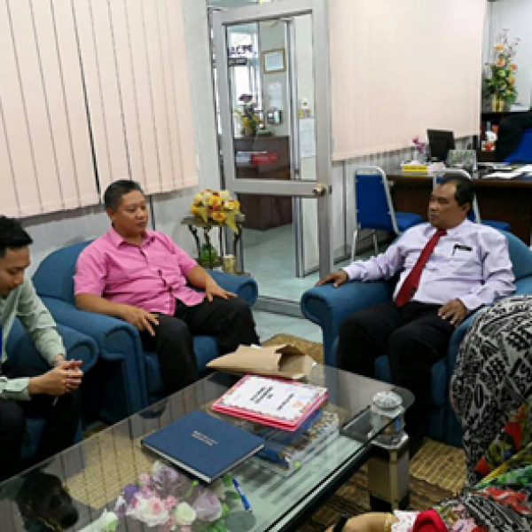 Kunjungan SMK Petra jaya 01